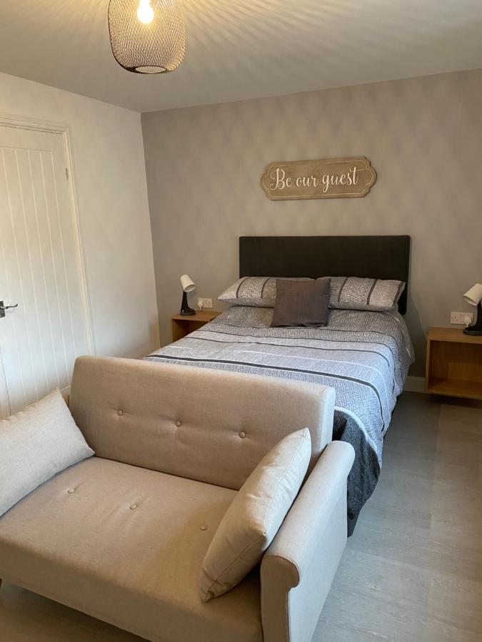 The Bungalow Bed and Breakfast Leeds  Esterno foto